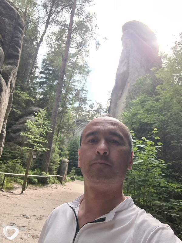Хусейн, Прага