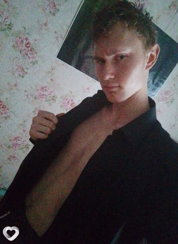 Денис, 20, Алейске — анкета №1511381