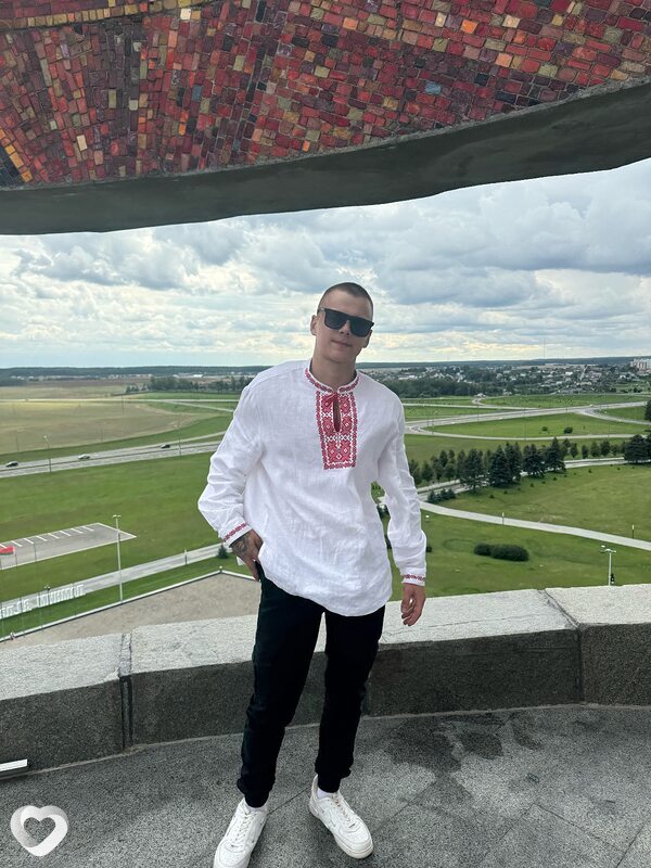 Илья, 21, Витебске — анкета №1511703