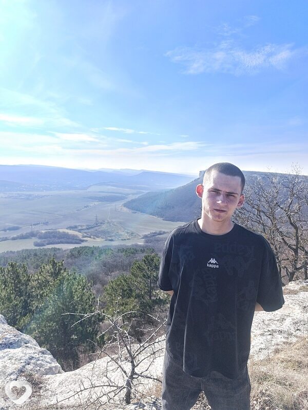 Денис, 22, Евпатории — анкета №1513527