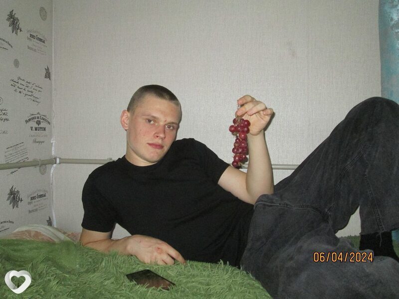 Максим, 21, Поставах — анкета №1513786