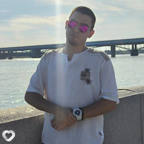 Виталий, 21, Томске — анкета №1517251