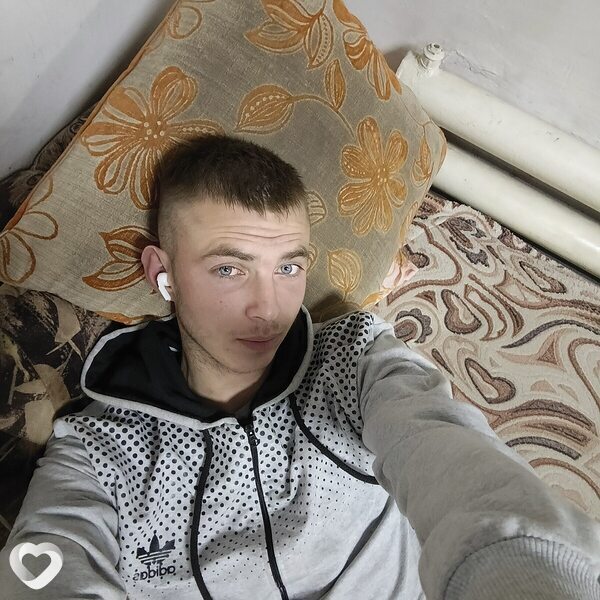 Алексей, 27, Горно-Алтайске — анкета №1518277