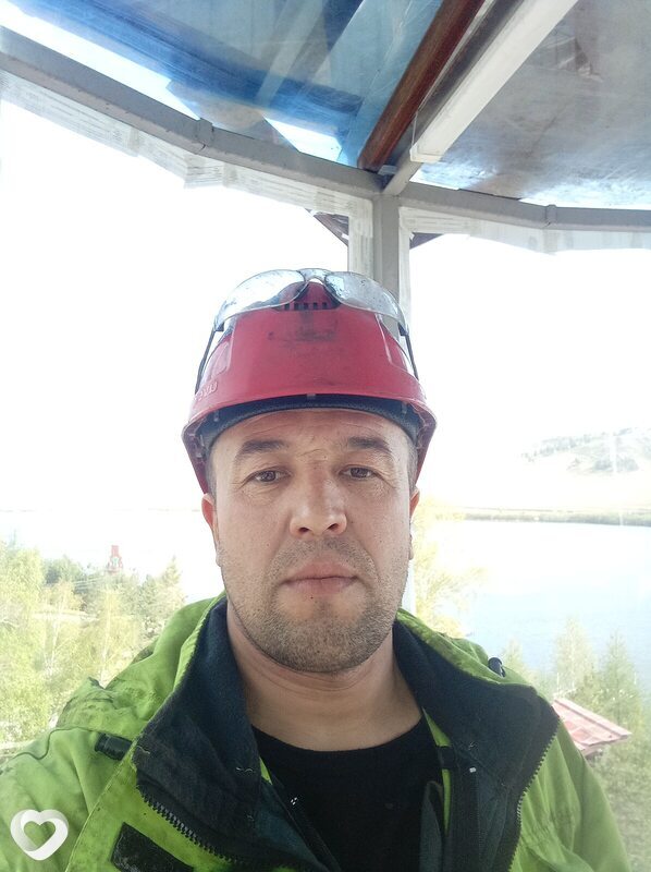 Буниёд, Ангрен