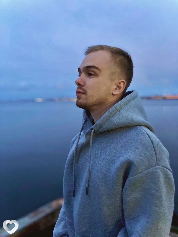 Максим, 22, Москве — анкета №1524760