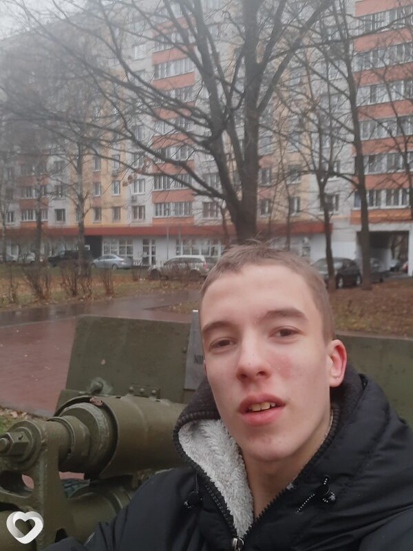 Саша, 20, Москве — анкета №1526385