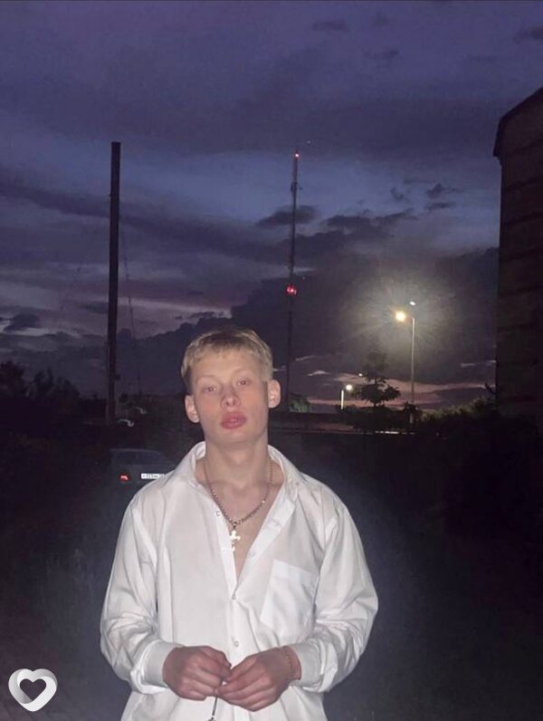 Илья, 21, Москве — анкета №1526508