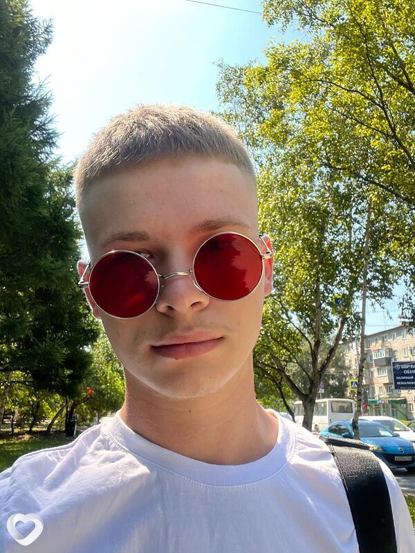 Владимир, 19, Белогорске — анкета №1528958