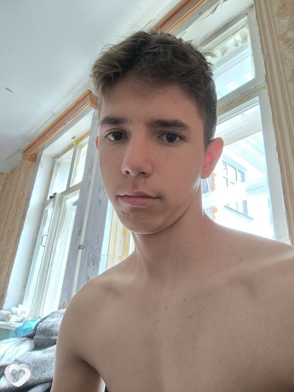 Максим, 21, Иванове — анкета №1529040