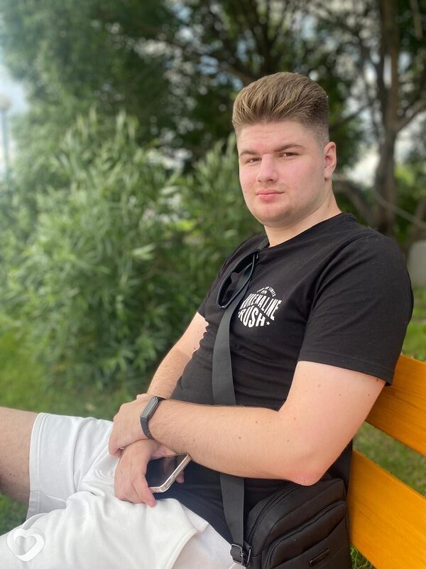 Глеб, 22, Екатеринбурге — анкета №1529225