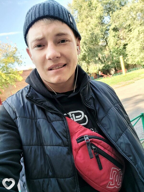 Олег, 25, Абакане — анкета №1529426