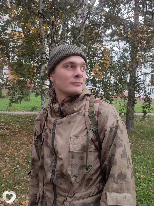 Дмитрий, 22, Снежном — анкета №1529749