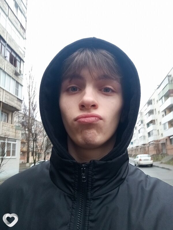 Антон, 19, Москве — анкета №1531491
