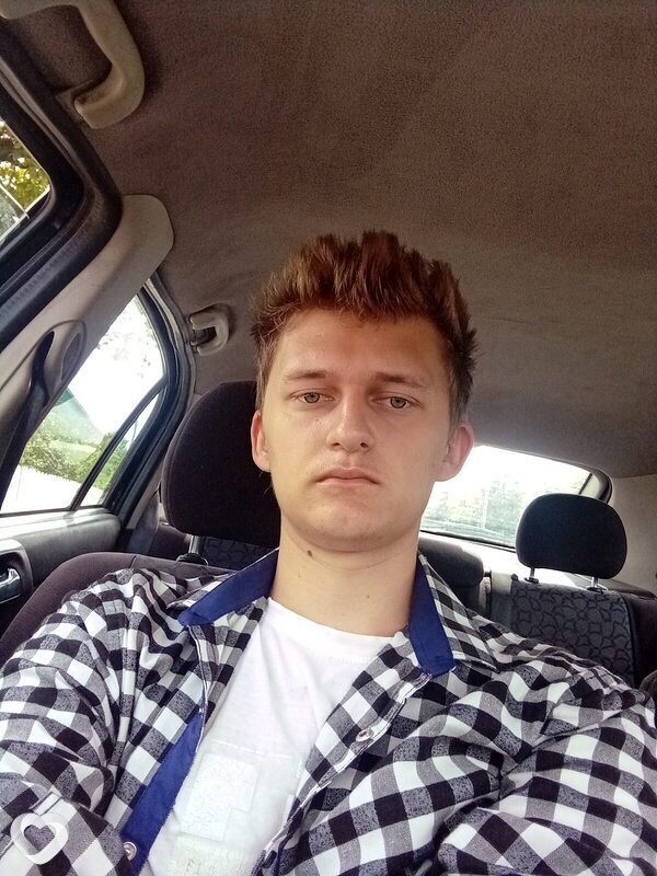 Максим, 21, Лунинце — анкета №1535492