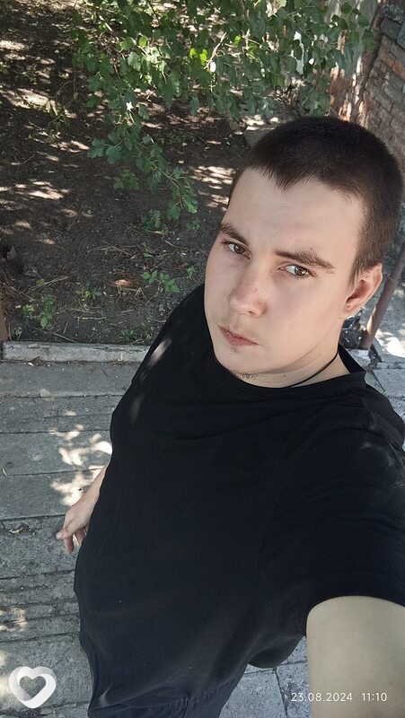 Александр, 25, Донецк (Ростовская Обл.) — анкета №1536425