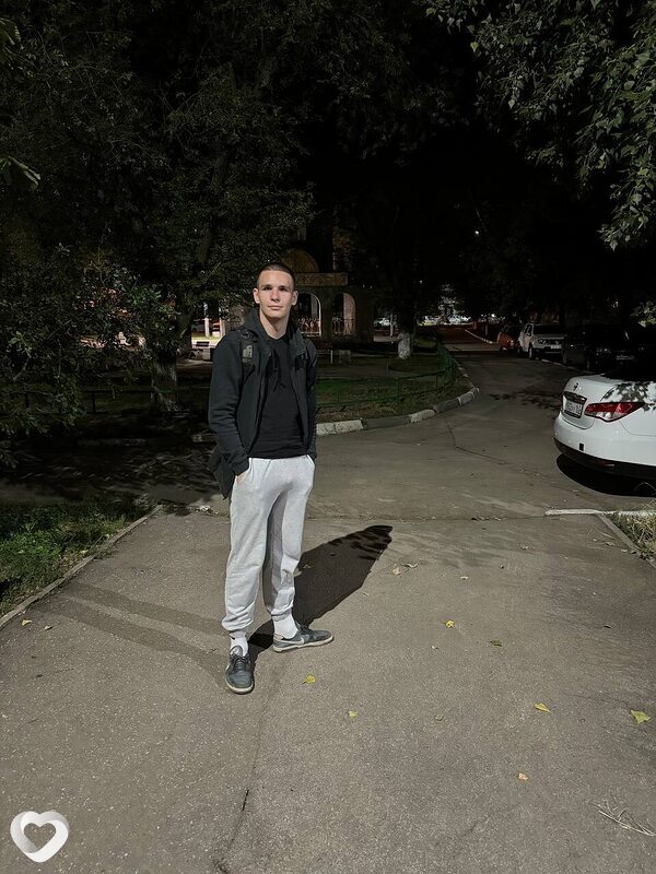 Глеб, 21, Новокуйбышевске — анкета №1536000
