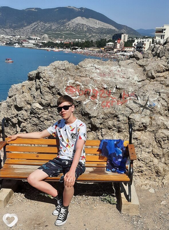 Артур, Октябрьск