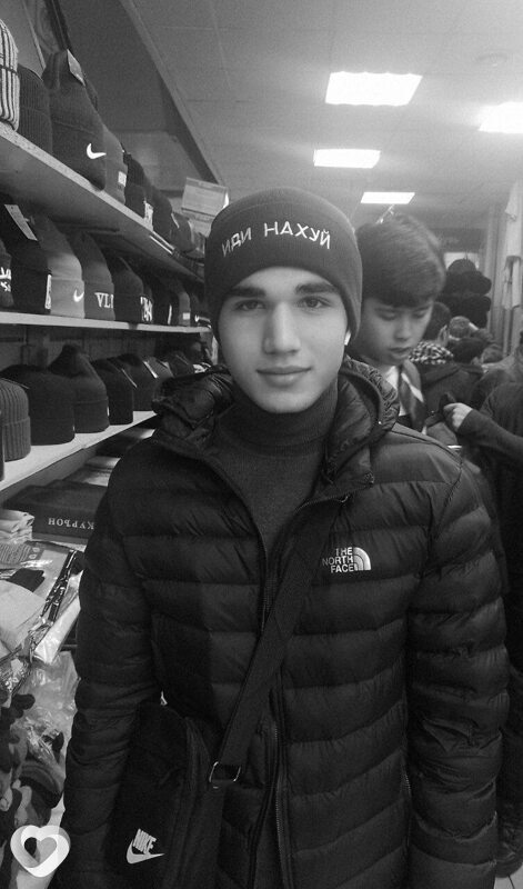 Толик, 21, Москве — анкета №1540333