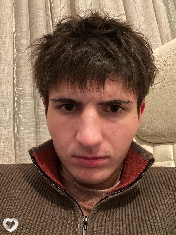 Максим, 21, Москве — анкета №1541783