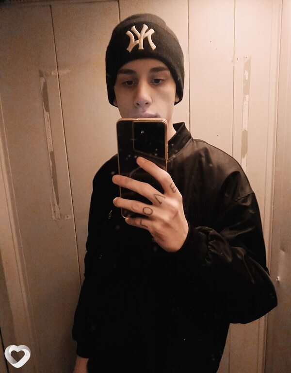 Максим, 20, Екатеринбурге — анкета №1542950
