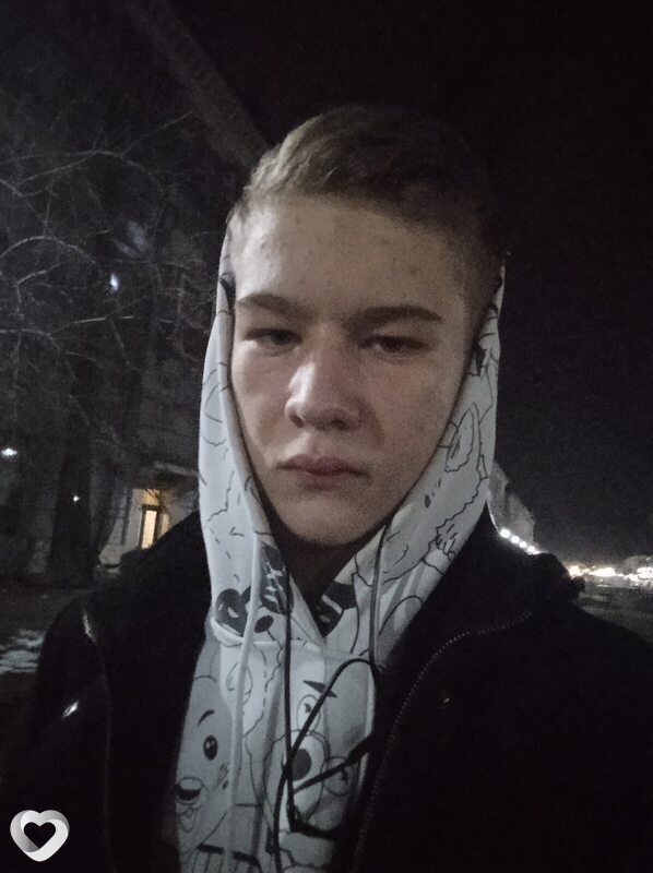 Максим, 20, Москве — анкета №1543709