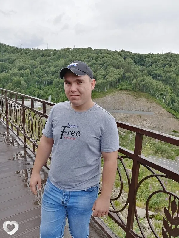 Александр, 26, Бийске — анкета №1544764