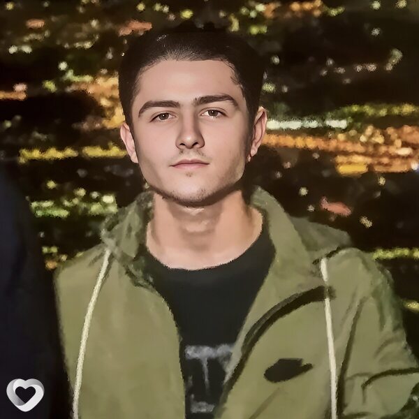 Михаиль, 21, Москве — анкета №1548302