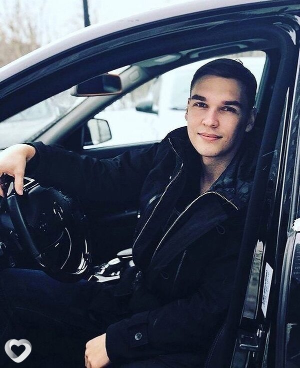 Олег, 20, Шахтах — анкета №1550654