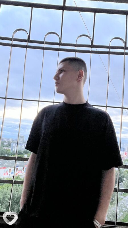 Данил, 21, Москве — анкета №1550944