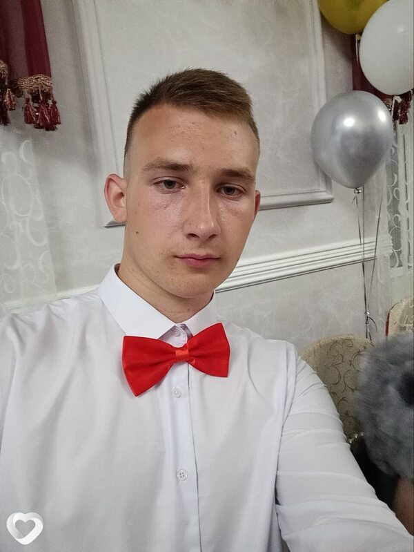 Кирилл, 19, Омске — анкета №1552104