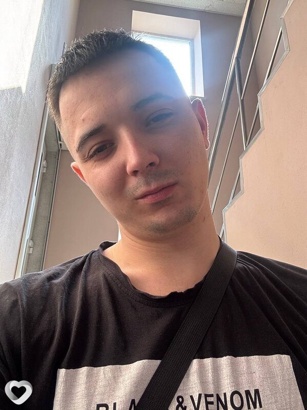 Артем, 27, Омске — анкета №1553572