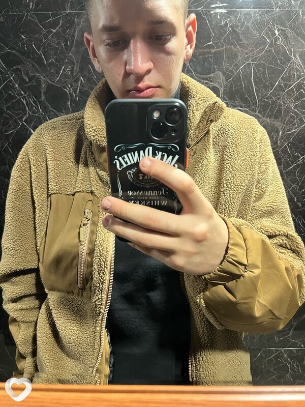 Александр, 21, Новосибирске — анкета №1553613