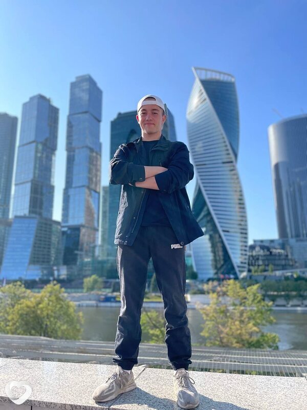 Артëм, 21, Москве — анкета №1553939