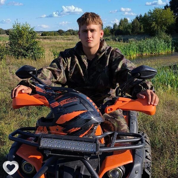 Кирилл, 21, Минске — анкета №1554236
