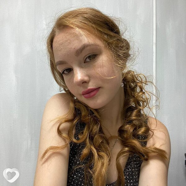 Елена, 20, Макеевке — анкета №1554938