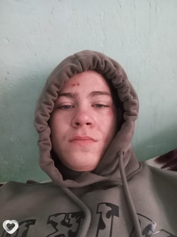 Александр, 20, Бийске — анкета №1557658