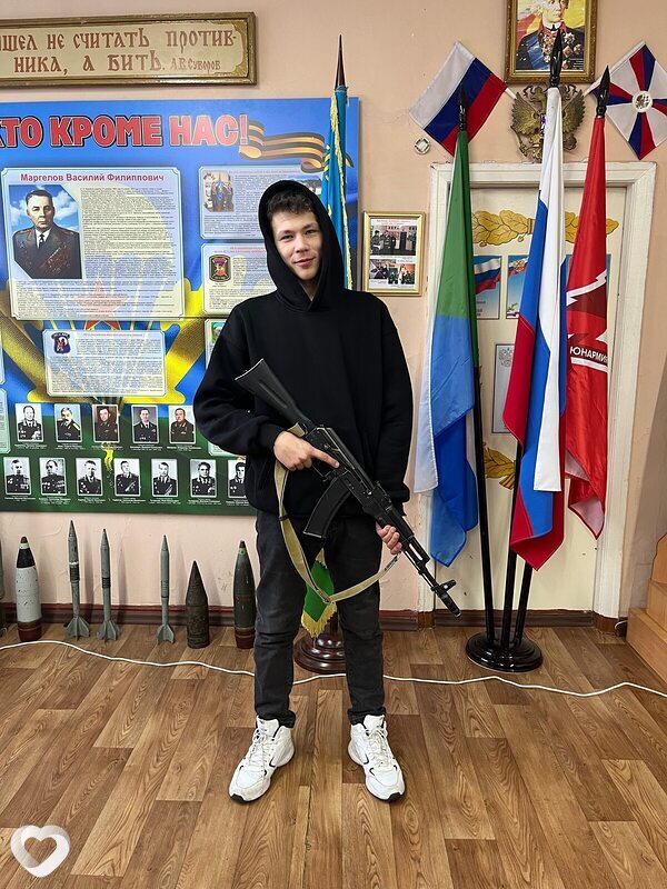 Артём, 21, Комсомольске-на-Амуре — анкета №1558853