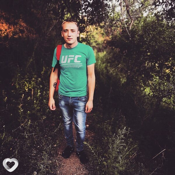 Денис, 27, Донецке — анкета №1559044