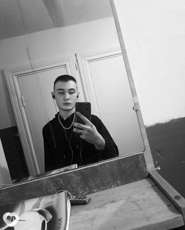 Кирилл, 20, Столине — анкета №1559586