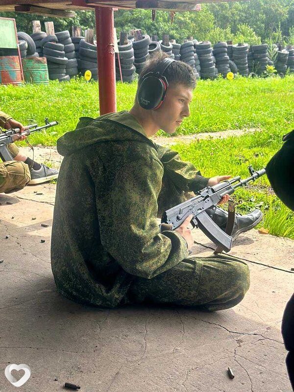 Эдуард, 23, Биробиджане — анкета №1559613