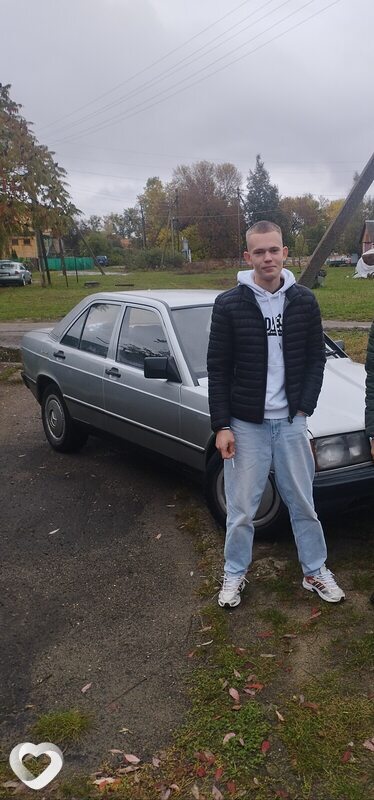 Саня, 21, Пинске — анкета №1561332