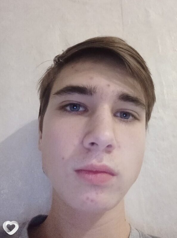 Михаил, 19, Барнауле — анкета №1565179