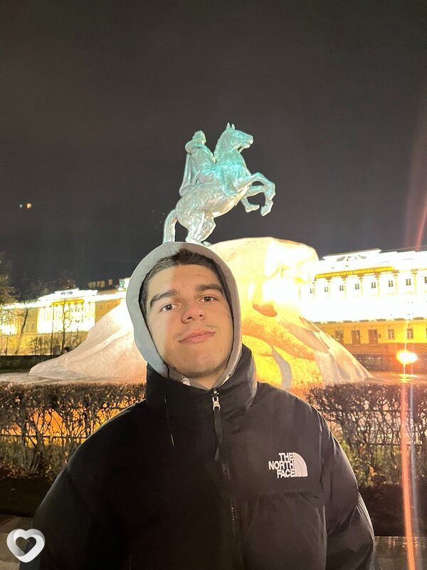 Аслан, 19, Москве — анкета №1566527