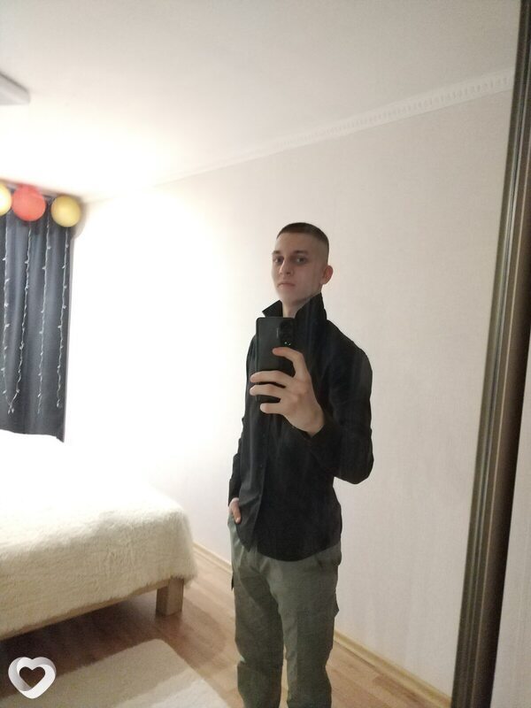 Антон, 20, Абакане — анкета №1571549