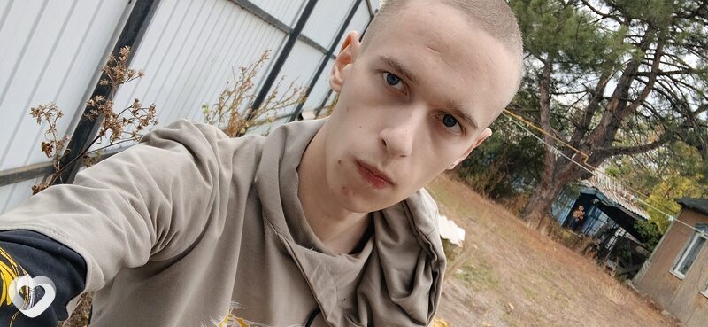 Никита, 23, Краснодоне — анкета №1573669