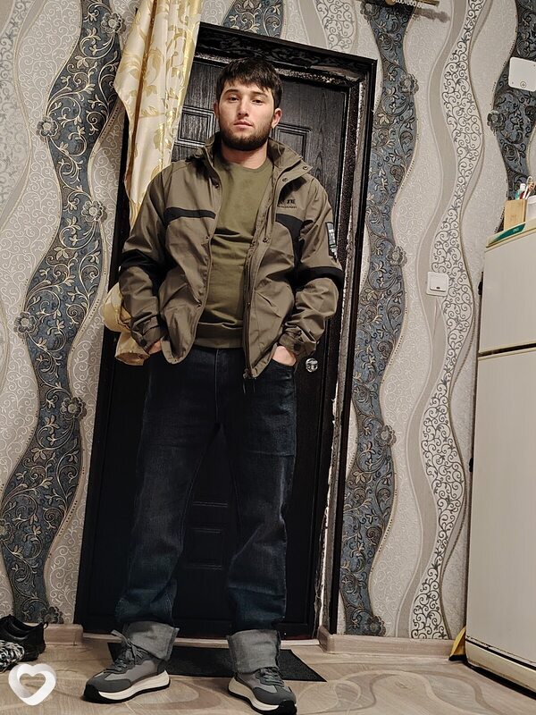 Улугбек, 23, Череповце — анкета №1574420