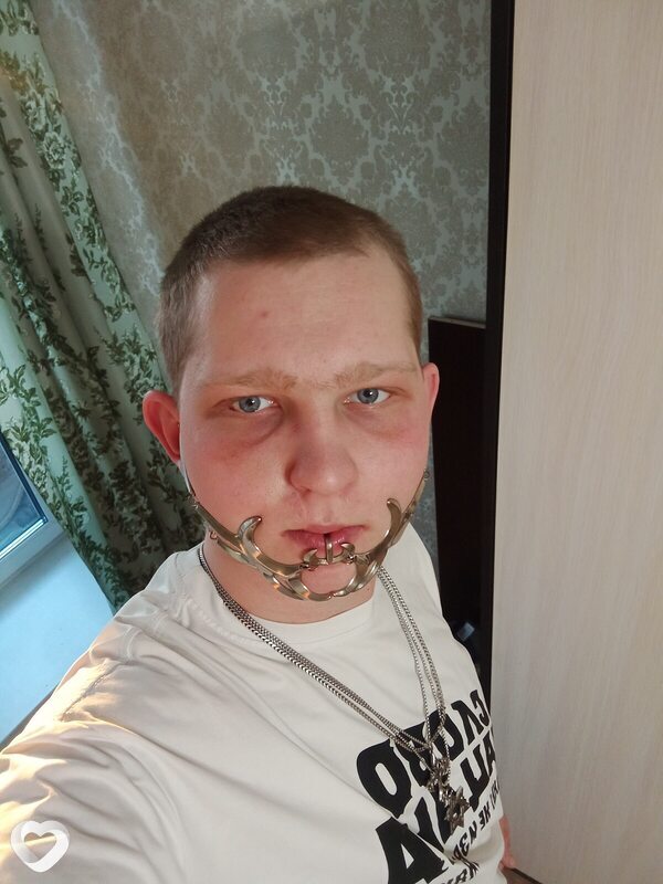Михаил, 23, Бийске — анкета №1574183
