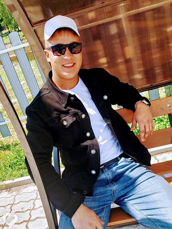 Витя, 22, Шелехове — анкета №1575326