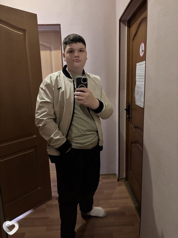 Максим, 21, Бресте — анкета №1575799