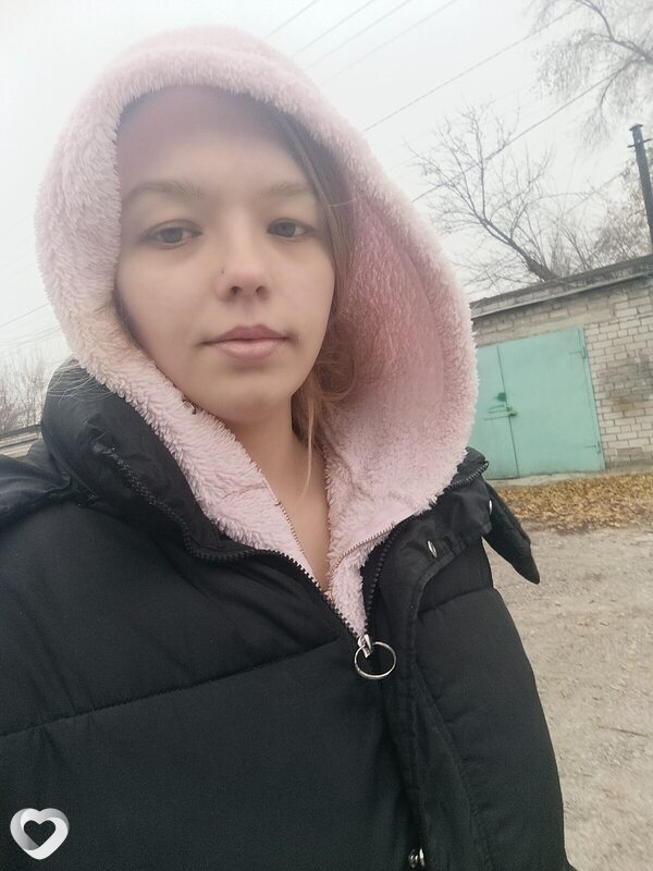 Настя, 20, Новомосковске — анкета №1576233